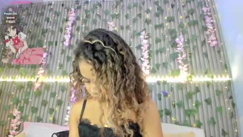 coralineross_ online show from 11.05.25