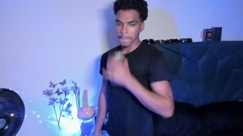 Snapshot of coreyglover chatting on 01.17.25 CoreyGlover online show from 01.17.25