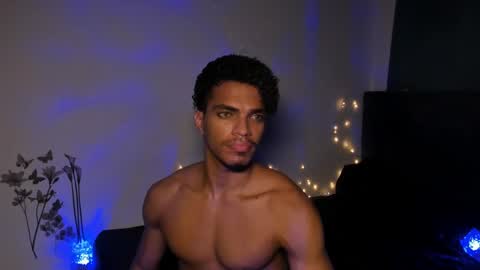 Snapshot of coreyglover chatting on 02.11.25 CoreyGlover online show from 02.11.25