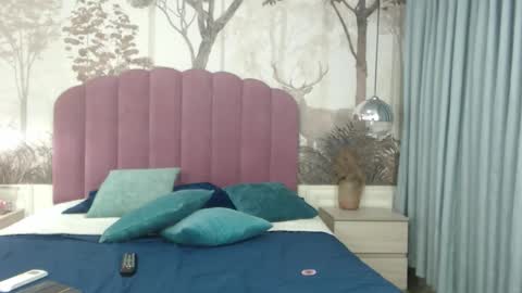 Snapshot of corineray chatting on 09.19.25 corineray online show from 09.19.25