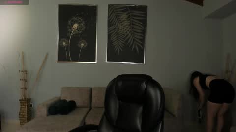 Corinne Russo online show from 11.24.25