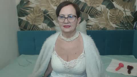 Snapshot of corssika chatting on 02.10.25 corssika online show from 02.10.25