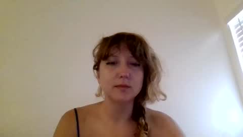 Snapshot of cosmiccoquette chatting on 09.14.25 mamimaritza online show from 09.14.25