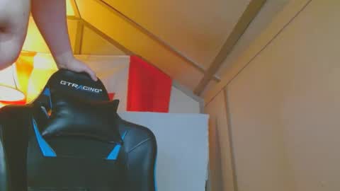 Snapshot of cosmicjones88 chatting on 03.08.25 cosmicjones88 online show from 03.08.25