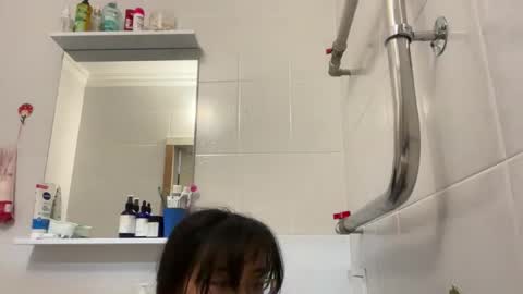 Lina online show from 10.13.25