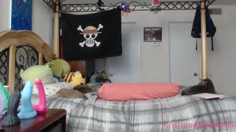 Snapshot of costumemenagerie chatting on 01.26.25 Amethyst Cox online show from 01.26.25