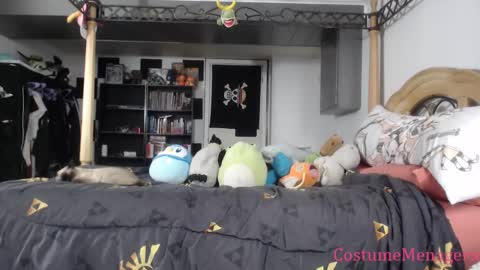 Snapshot of costumemenagerie chatting on 10.13.25 Amethyst Cox online show from 10.13.25