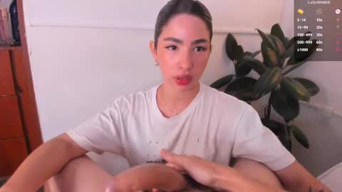 Snapshot of cottoncloud_ chatting on 02.13.25 Candy Ken online show from 02.13.25