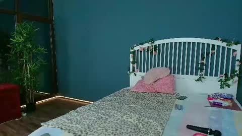 Snapshot of cougarmilf_ chatting on 06.15.26 cougarmilf_ online show from 06.15.26