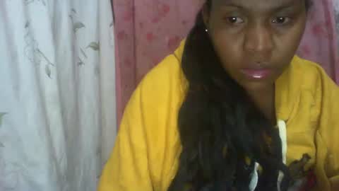 Snapshot of couleur_vanille chatting on 09.12.25 couleur_vanille online show from 09.12.25