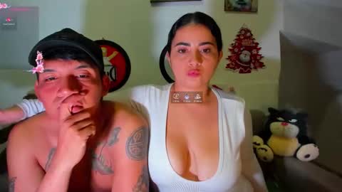 Snapshot of couple_dirtshow chatting on 11.09.25 couple_dirtshow online show from 11.09.25