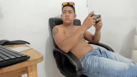 Snapshot of couple_fantasy30 chatting on 01.11.25 Nikol y  tomy online show from 01.11.25