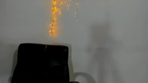 Snapshot of couple_fantasy30 chatting on 02.14.25 Nikol y  tomy online show from 02.14.25