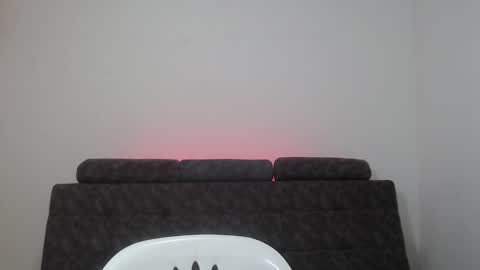 Snapshot of couple_sexandlove chatting on 02.18.25 ALEJANDRO Y EMILY online show from 02.18.25