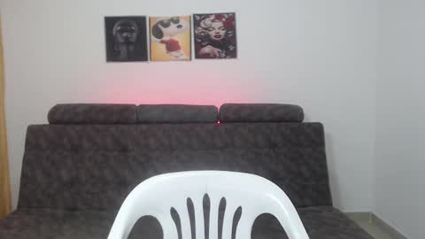 Snapshot of couple_sexandlove chatting on 03.11.25 ALEJANDRO Y EMILY online show from 03.11.25