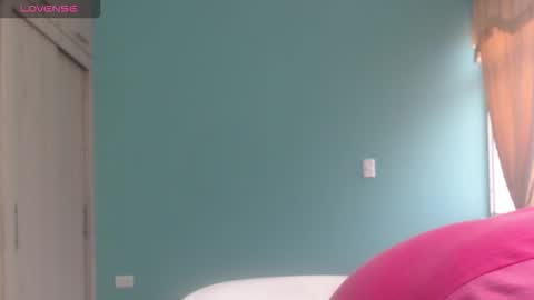  ALEJANDRO Y EMILY  online show from 12.15.25