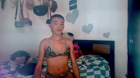 Snapshot of couple_sweet1016 chatting on 11.25.25 ALEXA KIM online show from 11.25.25