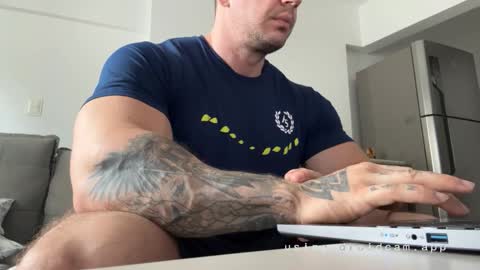 couplemuscle40 online show from 10.01.25