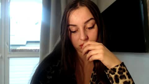 Snapshot of courtney_lux chatting on 10.16.25 Courtney online show from 10.16.25