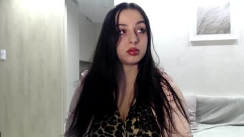 Snapshot of courtney_lux chatting on 12.01.25 Courtney online show from 12.01.25