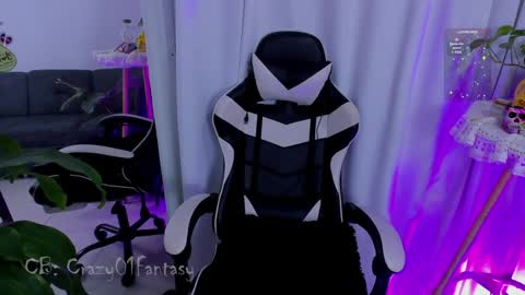 Laura  online show from 01.03.25