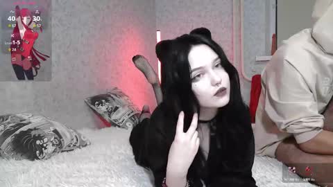 Snapshot of crazy1pussy chatting on 09.18.25 Lina online show from 09.18.25