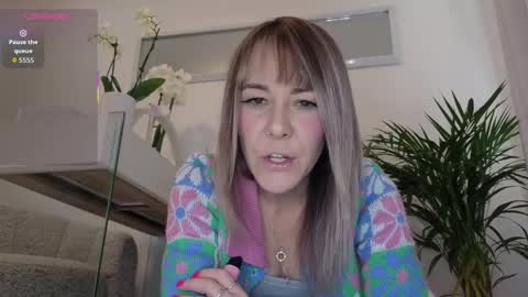 Snapshot of crazy_ass_stacy chatting on 06.06.26 Stacy 2pm to 6pm mon-fri 3 CAT online show from 06.06.26