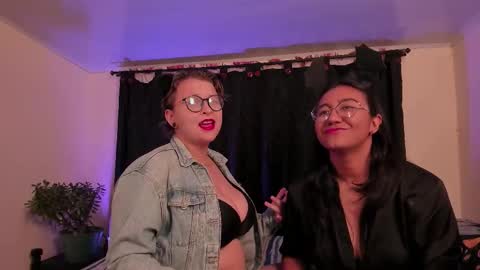 Snapshot of crazy_cakes_ chatting on 11.11.25 Lexie Rose online show from 11.11.25