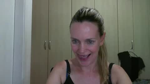 Anny online show from 01.14.25