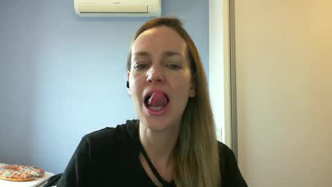 Anny online show from 09.16.25
