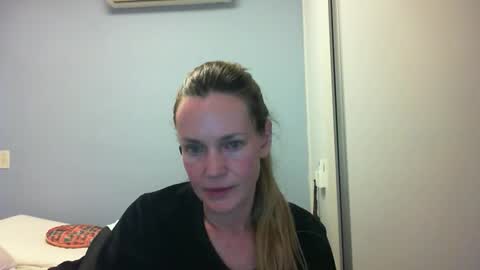 Anny online show from 10.13.25