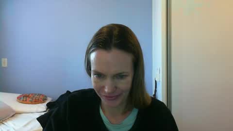 Anny online show from 10.14.25