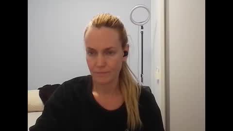 Snapshot of crazyanny chatting on 05.16.26 Anny online show from 05.16.26