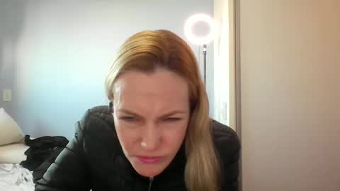 Snapshot of crazyanny chatting on 06.03.26 Anny online show from 06.03.26