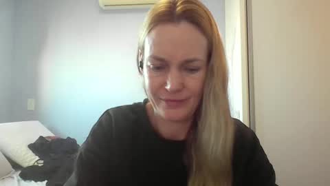 Snapshot of crazyanny chatting on 06.08.26 Anny online show from 06.08.26