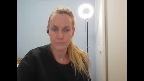 Snapshot of crazyanny chatting on 06.10.26 Anny online show from 06.10.26