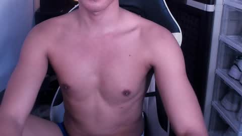 Snapshot of crazyasiancum chatting on 01.28.25 Zion online show from 01.28.25