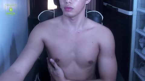 Snapshot of crazyasiancum chatting on 12.03.25 Zion online show from 12.03.25