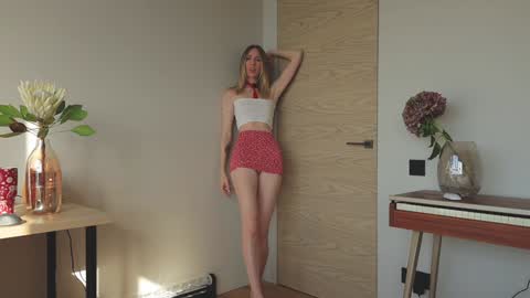 Snapshot of crazyhotrussian chatting on 09.25.25 Mari Rehabilitation after surgey 12 -27 november. Support me when i offline C online show from 09.25.25