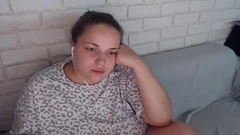 Crazyy Girl  online show from 10.21.25