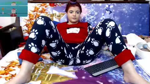Snapshot of crazzy_pussy chatting on 12.30.24 Ana  online show from 12.30.24