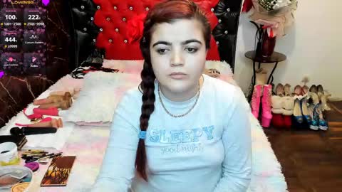 Snapshot of crazzy_pussy chatting on 02.15.25 Ana  online show from 02.15.25