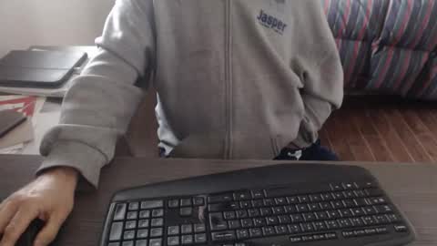 Creamormilk online show from 09.13.25