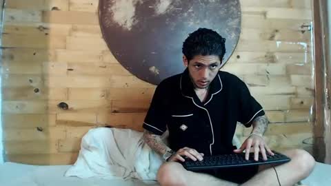 Snapshot of creampie_couple1 chatting on 01.24.25 CAMILA Y SEBASTIAN online show from 01.24.25