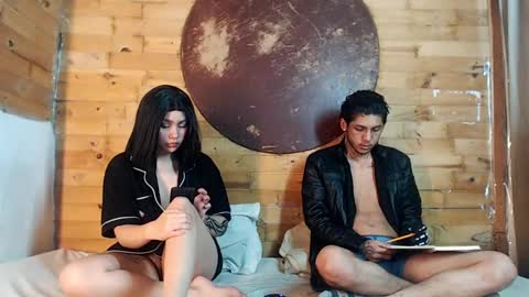 Snapshot of creampie_couple1 chatting on 01.29.25 CAMILA Y SEBASTIAN online show from 01.29.25