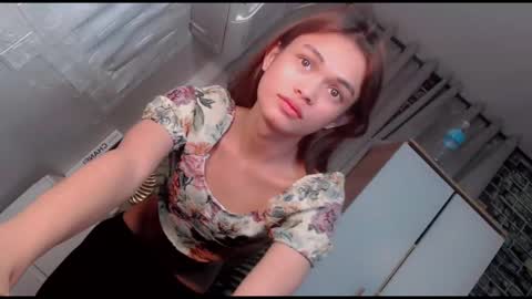 Snapshot of creamy_delilah chatting on 10.24.25 Delilah online show from 10.24.25