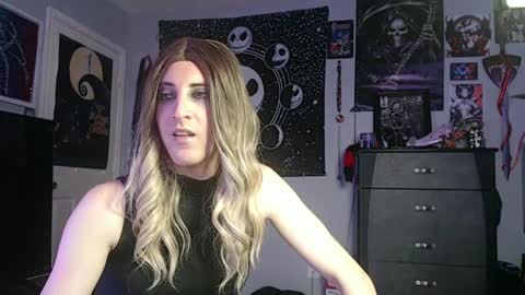 Snapshot of creamy_lust chatting on 02.24.25 Sylvia online show from 02.24.25