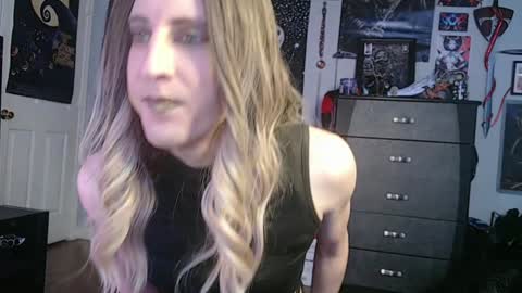 Snapshot of creamy_lust chatting on 02.26.25 Sylvia online show from 02.26.25