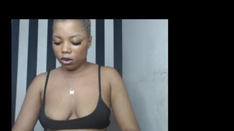 Snapshot of creamy_xvanila chatting on 06.19.26 venessa online show from 06.19.26