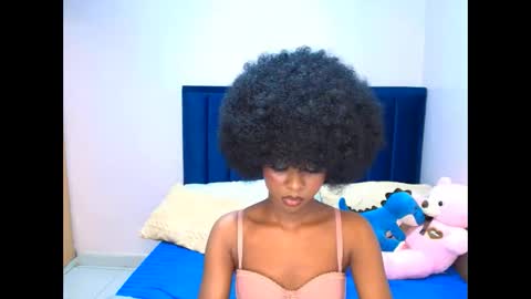 Snapshot of creamybabee chatting on 02.26.26 queen online show from 02.26.26